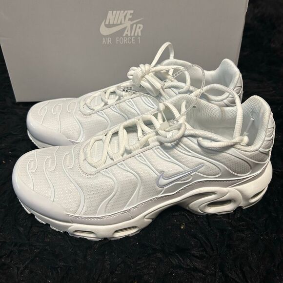 Nike Other - NIKE Air Max Plus white lace up shoes sneakers mens 7Y new